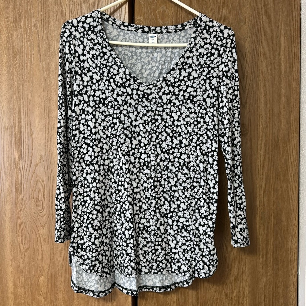 Old navy size s long sleeve T